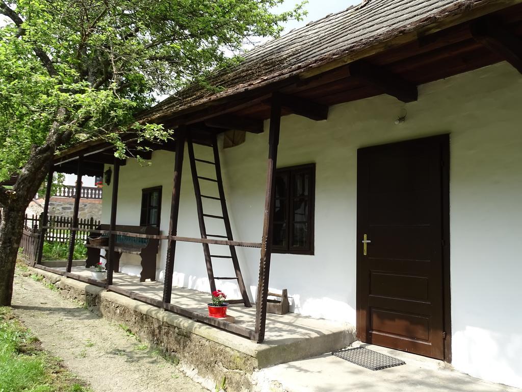 Nefelejcs Vendeghaz Holloko Apartment Екстериор снимка