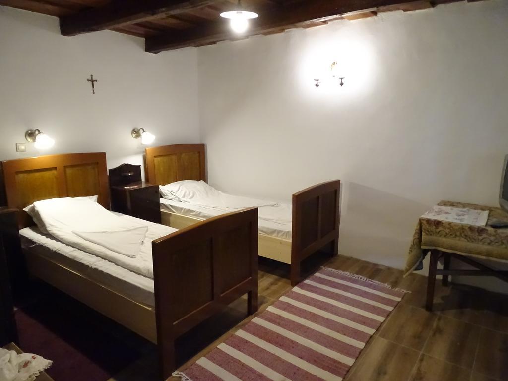 Nefelejcs Vendeghaz Holloko Apartment Екстериор снимка