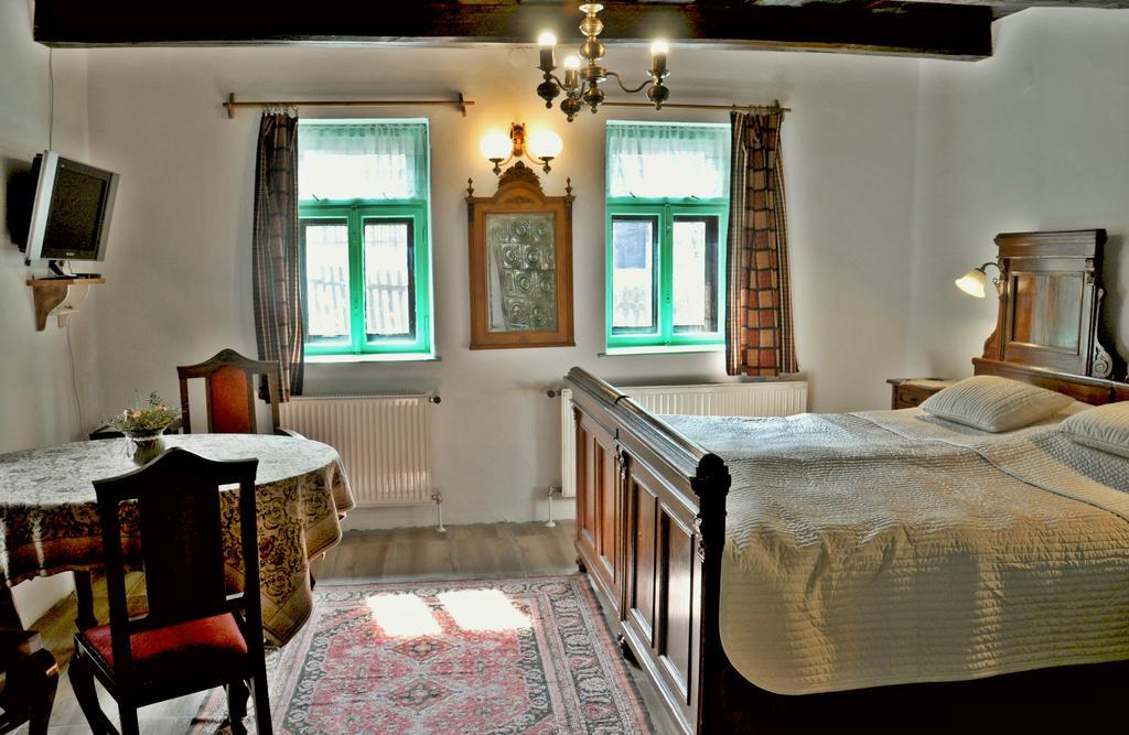 Nefelejcs Vendeghaz Holloko Apartment Екстериор снимка