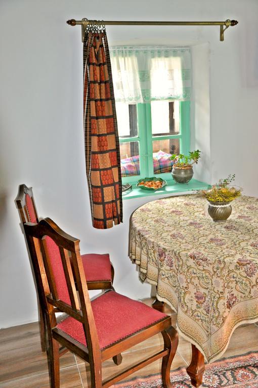 Nefelejcs Vendeghaz Holloko Apartment Екстериор снимка